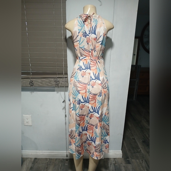 Tropical Print Halter Midi Dress - Picture 5 of 8